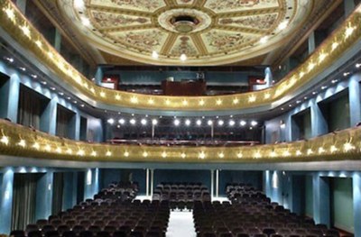 Engestur i Badalona Cultura signen un conveni per oferir aparcament gratuït a les persones usuàries dels teatres municipals.