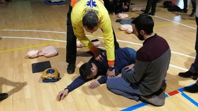 Badalona posa en marxa la campanya de sensibilització i formació “Salva una vida”.