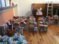 La comunitat religiosa Sri Guru Ravidass Bhawan Society ha lliurat aquest dimarts a l’Ajuntament de Badalona 86 lots d’alimentació infantil