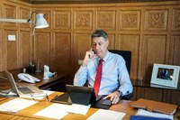 L’alcalde de Badalona es reuneix amb el conseller d’Educació per començar a preparar el pròxim curs escolar en el context d’emergència sanitària actual