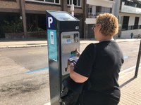 Les zones blaves de Badalona continuaran sent gratuïtes fins al dimarts 2 de juny