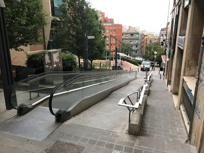 Les obres de reparació de les rampes mecàniques del carrer de Cuba, que portaven més de 800 dies sense funcionar, començaran la segona quinzena del mes de juliol.