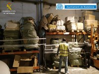 Un operatiu conjunt de la Guàrdia Urbana de Badalona i la Guàrdia Civil comissa la partida més gran de mercaderies falsificades d'aquest any a Catalunya per valor de més d'1,3 milions d'euros