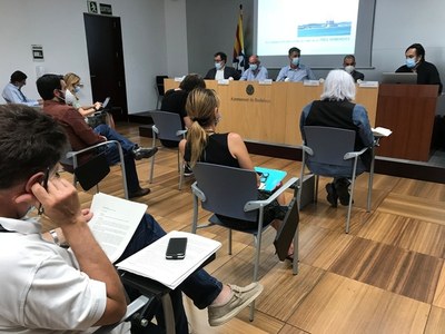 El Departament de Territori de la Generalitat informa els grups municipals de Badalona de l’estat del Pla de Desenvolupament Urbanístic de les Tres Xemeneies.