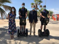 La Guàrdia Urbana de Badalona incorpora dos segways per patrullar amb més rapidesa i efectivitat per la zona litoral del municipi