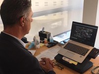 Xavier Garcia Albiol es reuneix telemàticament amb alcaldes d’altres municipis de l’Estat que s’oposen al model d’ajudes contra la COVID-19 acordat pel Govern central