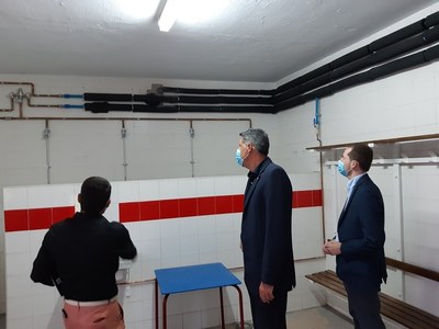 Finalitzen les obres per a la prevenció de la legionel·la en les instal·lacions de quatre camps de futbol municipals de Badalona.