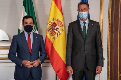 L’alcalde Xavier Garcia Albiol es reuneix amb el president de la Junta d’Andalusia per reforçar les relacions institucionals entre l’Ajuntament de Badalona i el govern andalús.