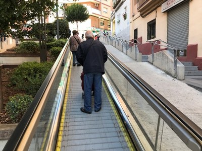 Les rampes mecàniques del carrer de Cuba del barri de Sant Crist de Badalona tornen a funcionar.