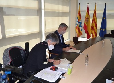 L’Ajuntament i Deixem de Ser Invisible signen un conveni de col·laboració per assegurar l’accessibilitat en els projectes urbanístics de la ciutat.