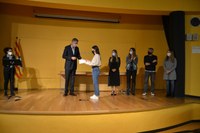 Els 16 alumnes que han obtingut notes d’excel·lència a les PAU del curs passat reben un homenatge de la ciutat pel seu esforç