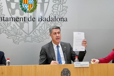 L’alcalde de Badalona demana que els ajuntaments disposin de més eines per evitar situacions com les viscudes a la nau del carrer de Guifré.