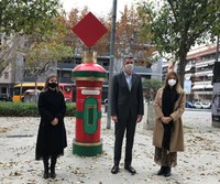 Els nens i les nenes de Badalona ja disposen de sis bústies reials per a fer arribar les seves cartes als Reis d’Orient