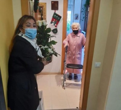 L'Ajuntament de Badalona ret homenatge a les persones centenàries de la ciutat durant les festes de Nadal.