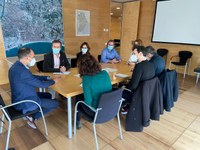 Badalona i Endesa comencen a coordinar la regularització dels contractes de llum dels usuaris que no estan donats d’alta al barri de Sant Roc