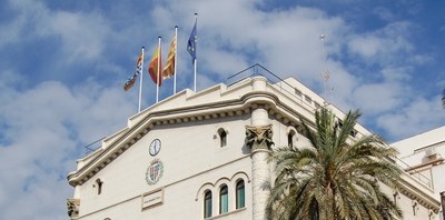 Un jutge condemna per segona vegada l’Ajuntament de Badalona a pagar i indemnitzar l’empresa de neteja per la decisió del govern de la ciutat en el mandat 2015-2018 de no pagar la revisió i actualització del preu del servei.