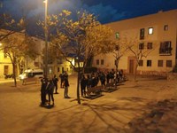 La Guàrdia Urbana denuncia 18 persones a la plaça Ciutat Romana per beure al carrer i no respectar les mesures sanitàries
