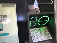 El Govern municipal vol ampliar els criteris i la taxa municipal que grava l’ocupació de la via pública dels caixers automàtics