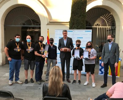 L’equip de futbol americà Badalona Dracs rep el reconeixement de la ciutat a la seva exitosa trajectòria esportiva.