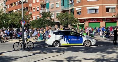 El servei de neteja recull 1.000 quilograms de material a l’anomenat “mercat de la misèria”.