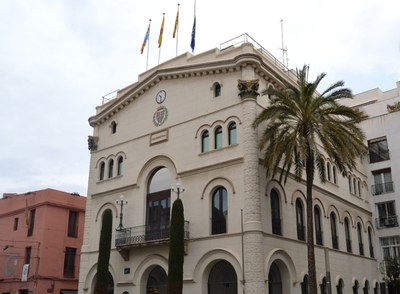 L’alcalde de Badalona demana per carta al conseller d'Empresa i Treball que el Departament enceti el procés per contactar amb l’empresa Mopavid i doni suport als seus treballadors, que fa dos mesos que no cobren el seu salari.