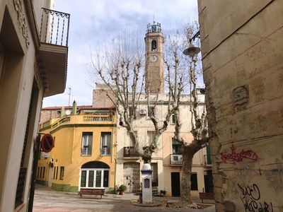 El Govern de Badalona lamenta el bloqueig d’alguns veïns de Dalt de la Vila a la implantació de fibra òptica al barri.