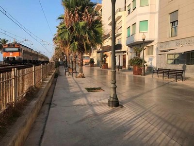 L’Ajuntament de Badalona i Adif acorden explorar solucions que permetin reduir el soroll del tren i al mateix temps protegir la Rambla de la ciutat.