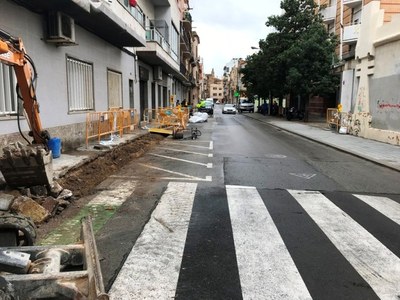 L’Ajuntament de Badalona inicia les obres de millora del ferm de la calçada del carrer d’Enric Borràs.