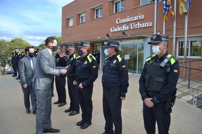 L’alcalde de Badalona, Rubén Guijarro, visita la comissaria de la Guàrdia Urbana per reconèixer la tasca de la policia local i donar tot el suport del nou Govern municipal.