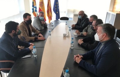 L’alcalde de Badalona es reuneix amb els comandaments de Mossos d’Esquadra i Guàrdia Urbana per incrementar la coordinació policial durant la campanya de Nadal.