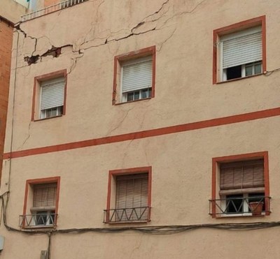 Aquesta setmana començaran les feines d’apuntalament de l’edifici del número 22 del carrer de Granada de Badalona.