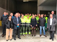 La regidora de Medi Ambient i Sostenibilitat, Rosa Trenado, visita l’empresa i els treballadors encarregats del manteniment de les zones verdes i l’arbrat de Badalona