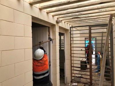 Comença l’enderroc de l’antic mòdul de la Guàrdia Urbana de Badalona ubicat al passeig Marítim.