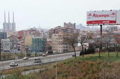 Alumnes de l’institut La Pineda presenten a l’Escola del Mar l’exposició “De La Pineda al mar”.