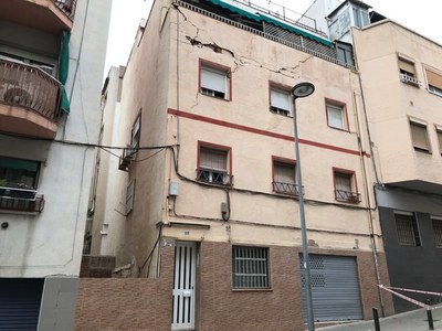 Comunicat del Govern municipal en relació al bloc de pisos del número 22 del carrer Granada de Badalona.