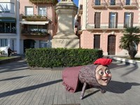 Tres Tions gegants itinerants recorren els barris de Badalona