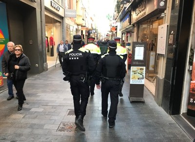 Badalona activa un dispositiu conjunt de Guàrdia Urbana i Mossos d’Esquadra pels principals eixos comercials de la ciutat.