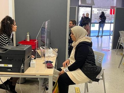 L’Oficina Local d’Habitatge de Badalona augmenta el seu equip i amplia els horaris d’atenció presencial al públic.