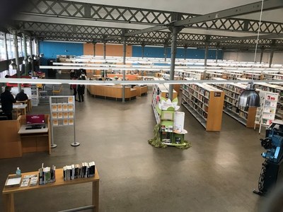 Avui ha reobert al públic la Biblioteca Central Urbana Can Casacuberta de Badalona.