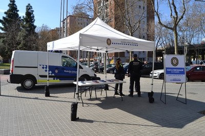 La Guàrdia Urbana de Badalona s'acosta als barris amb punts d'informació itinerants.