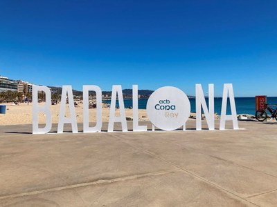 El Ministerio para la Transició Ecològica multa l’Ajuntament de Badalona amb 18.000€ per instal·lar sense permís les lletres amb el nom del municipi al passeig Marítim per encàrrec de l’anterior Govern municipal.