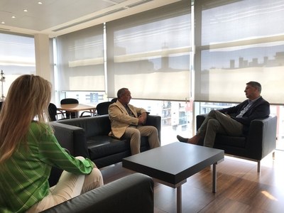 L’alcalde de Badalona es reuneix amb el president de la Federació Empresarial de Badalona per abordar les actuacions necessàries per impulsar l’economia local.