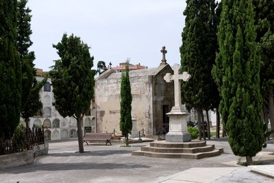 Dispositiu als cementiris de Badalona per la Diada de Tots Sants.