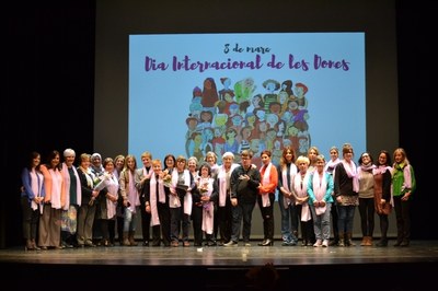 Dolors Torrents i la Fundació Badalona Capaç, guardonades amb el premi Trencant Invisibilitats 2017.