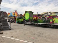 La plaça President Tarradellas acull la fira d’atraccions de les Festes de Maig