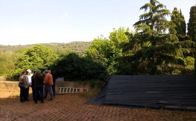 Comença la reparació de la coberta enfonsada de la Torre Codina.