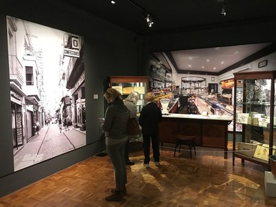 El Museu de Badalona prorroga l’exposició “Botigues d’abans”.