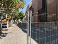 Avui comencen les obres de desenrunament i neteja d’una paret tocant al Centre d’Atenció Primària Gran Sol