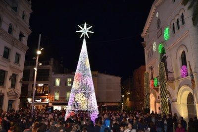 La festa Hola Nadal! tanca amb èxit la seva primera edició amb diversos actes multitudinaris.