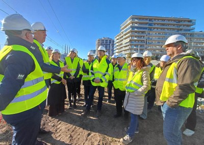 Badalona, a punt de finalitzar la primera fase de les obres del viaducte ferroviari per sobre del canal del Gorg.